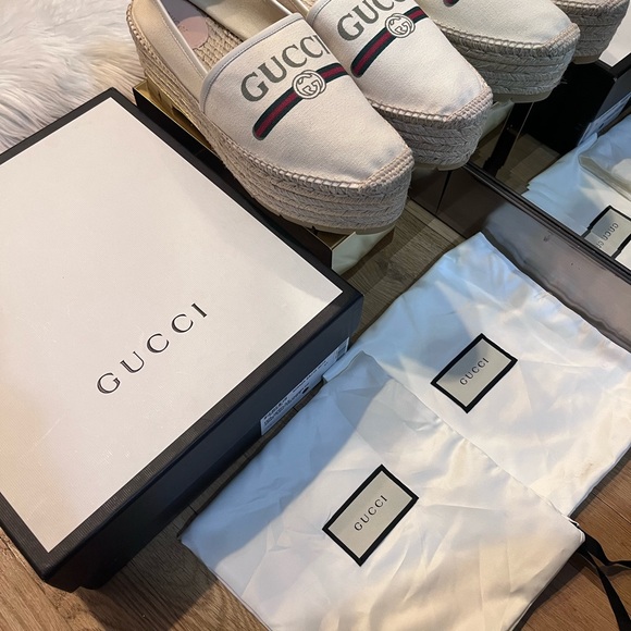 Gucci Women's Cream Espadrilles with Logo - Picture 8 of 10